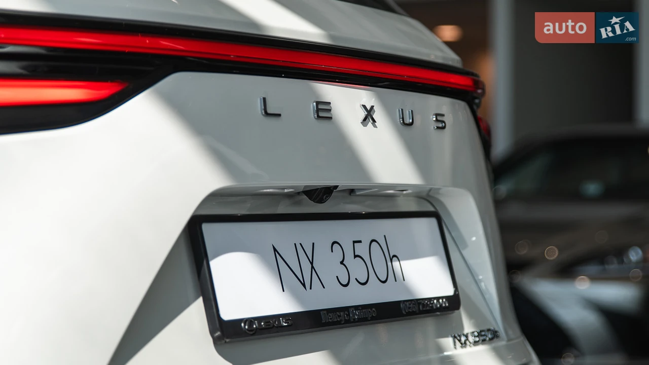 Lexus-1