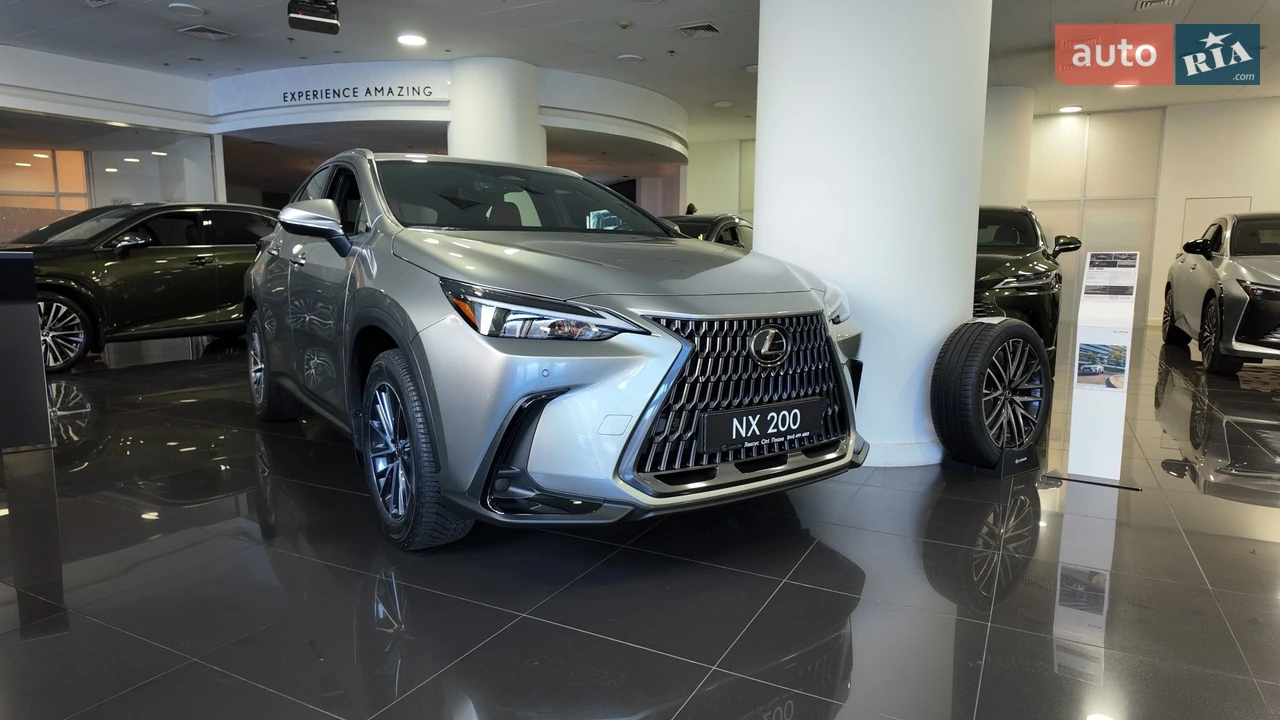 Lexus-5