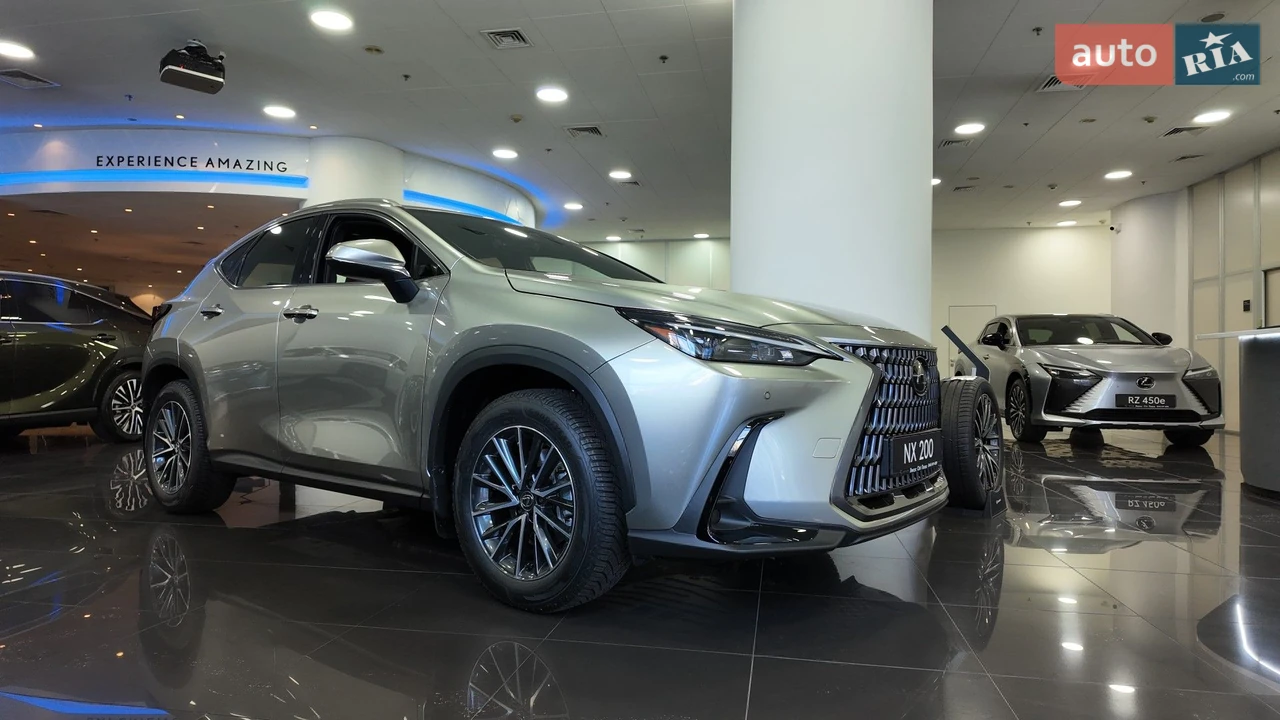 Lexus-8