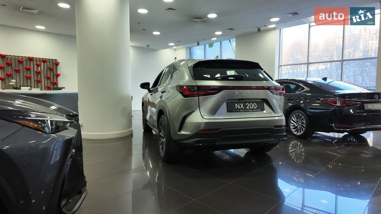 Lexus-10