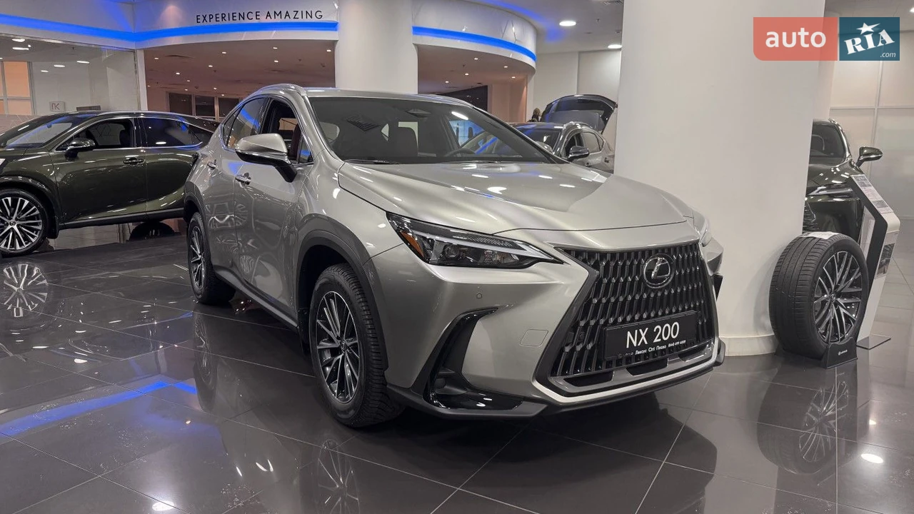 Lexus-16