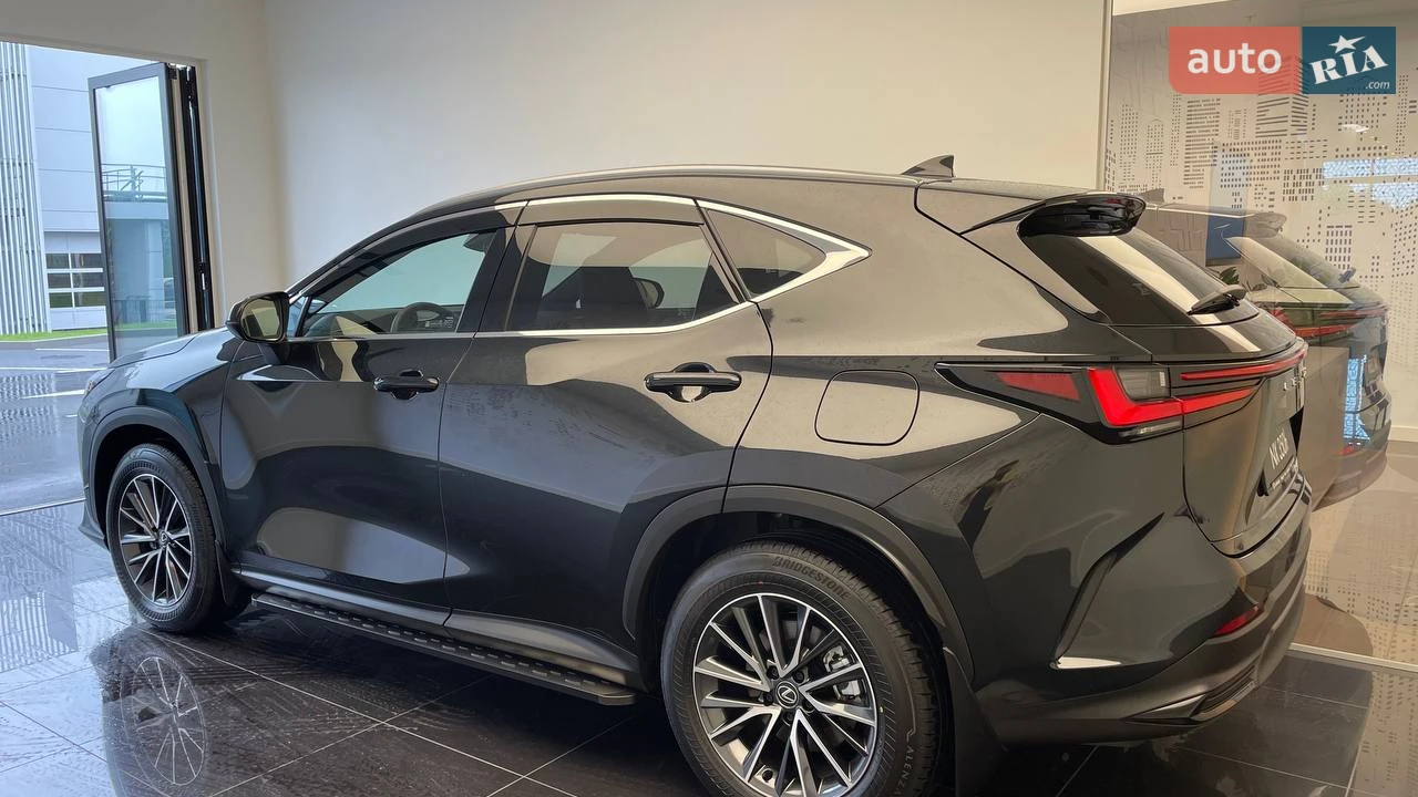 Lexus-8