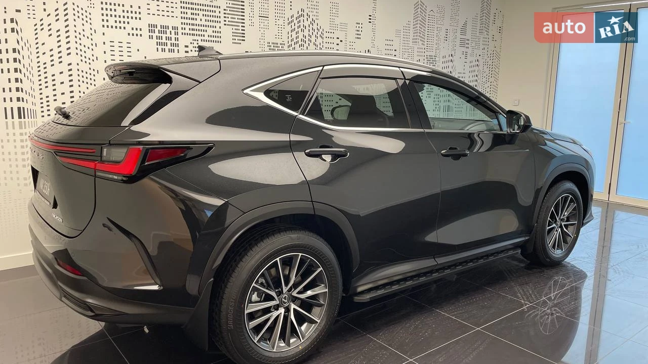 Lexus-10