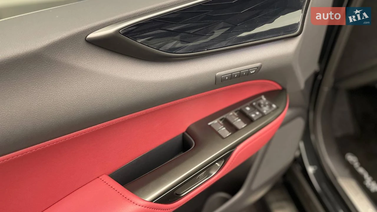 Lexus-16