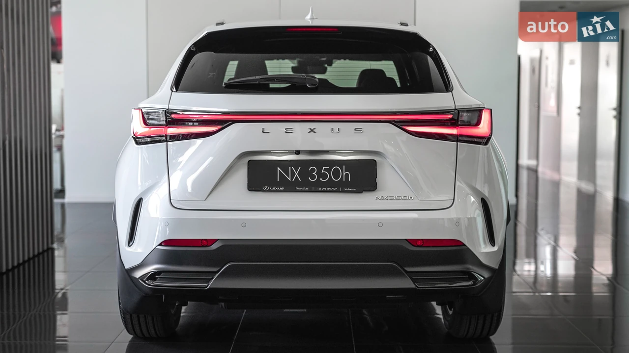Lexus-8