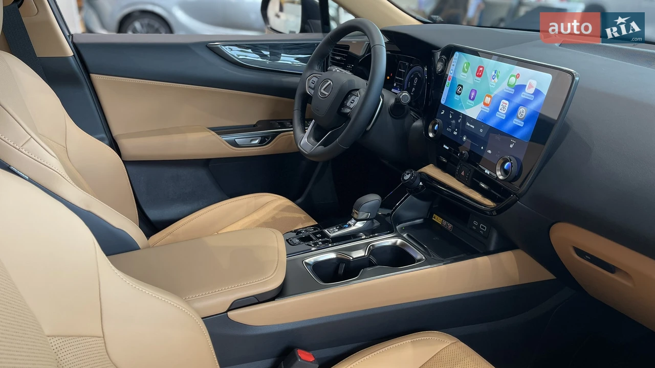 Lexus-5