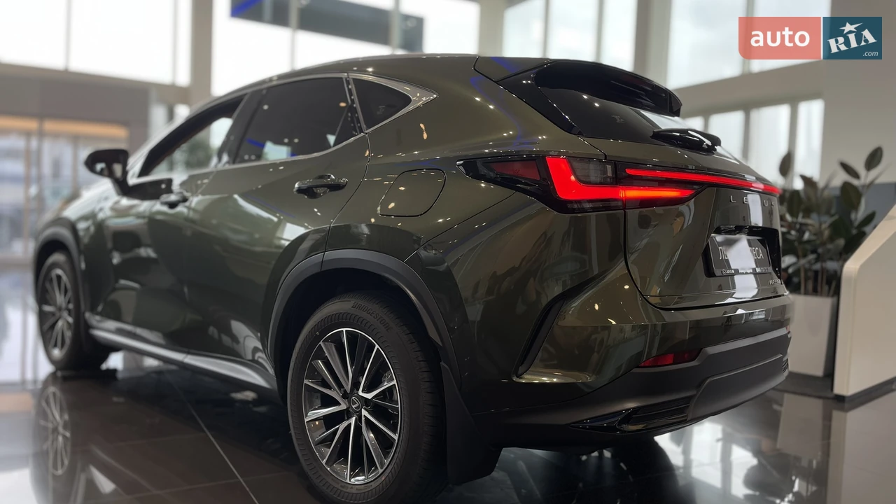 Lexus-9