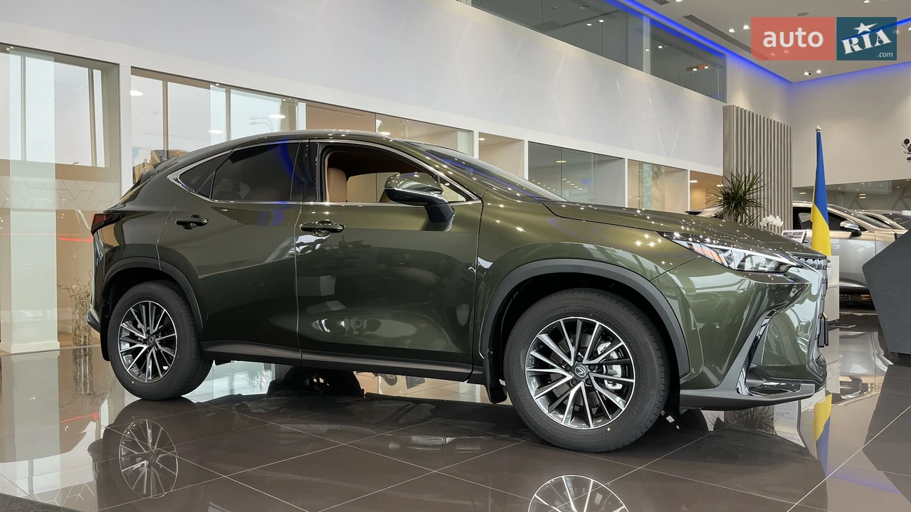 Lexus-10