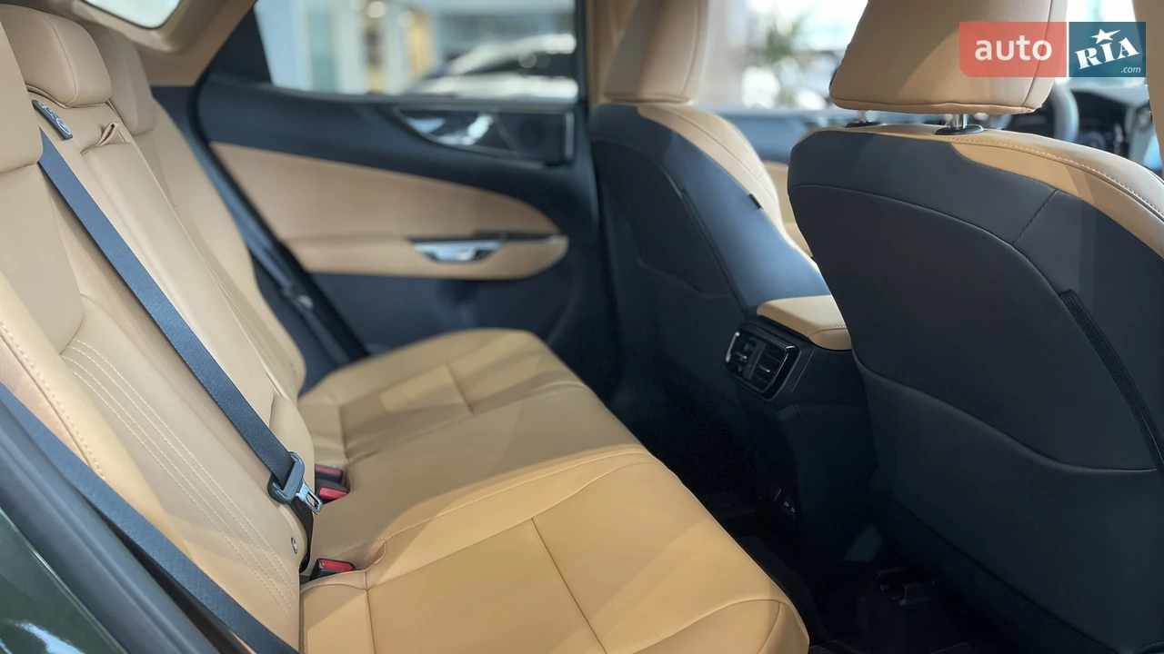 Lexus-17