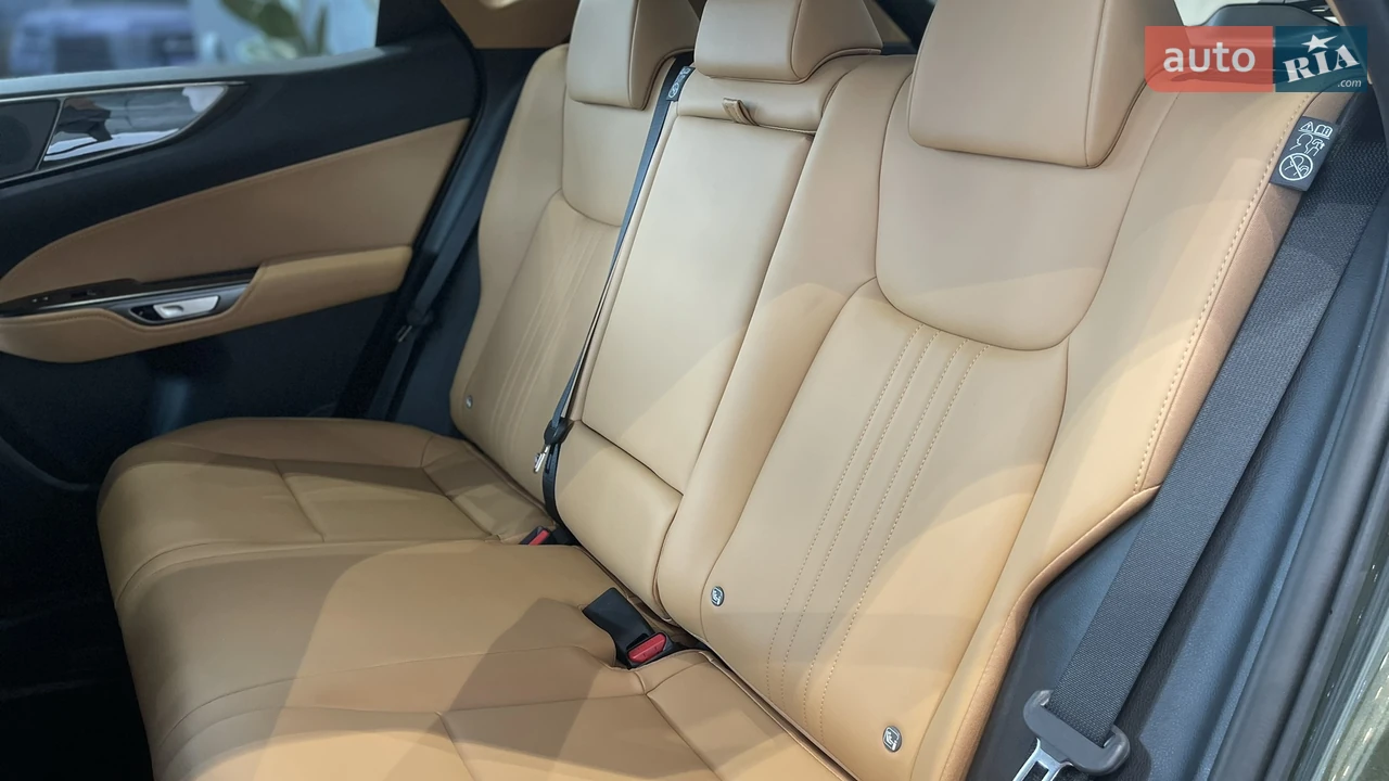 Lexus-1