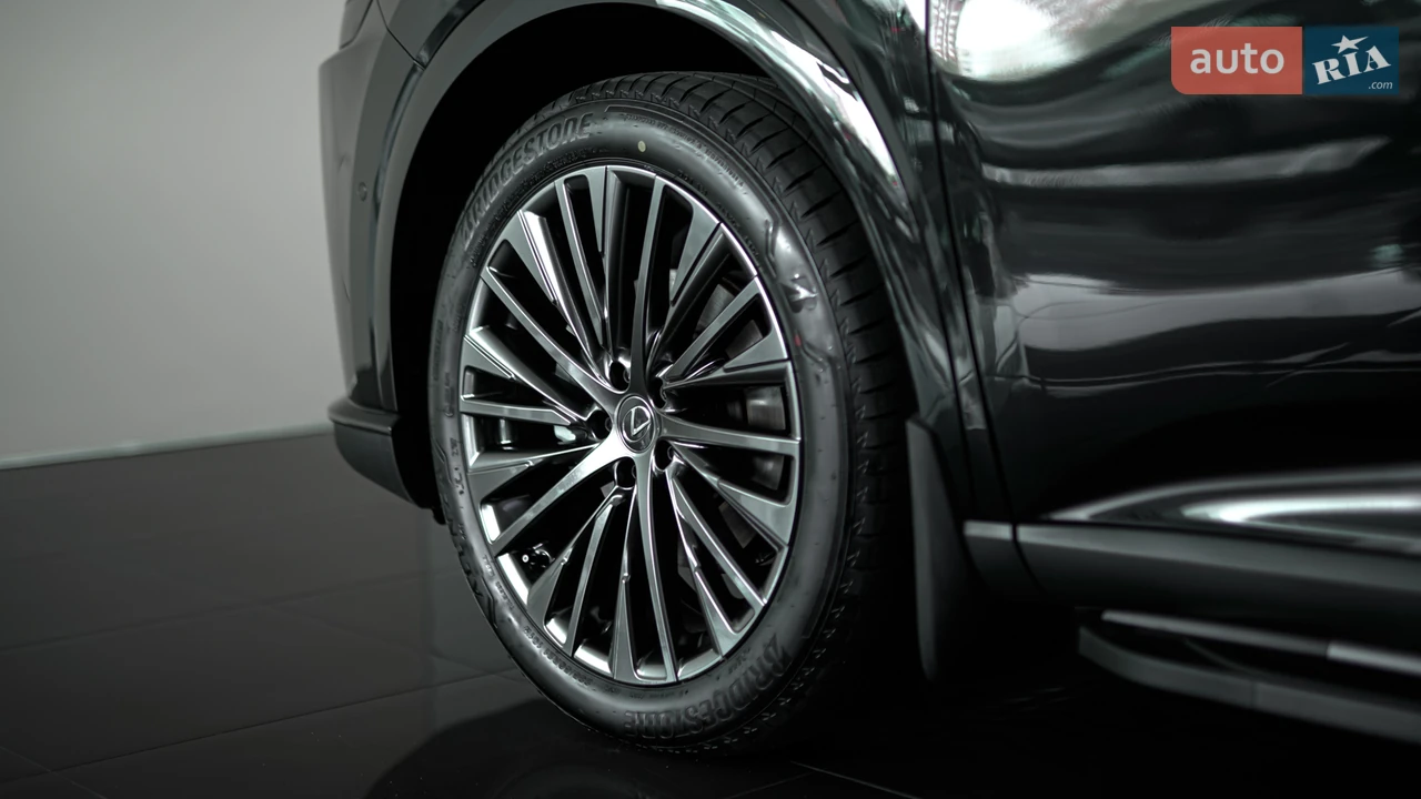 Lexus-6