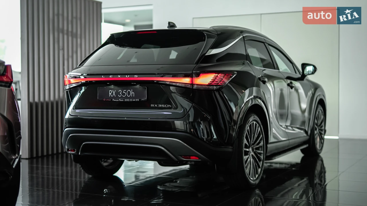 Lexus-10