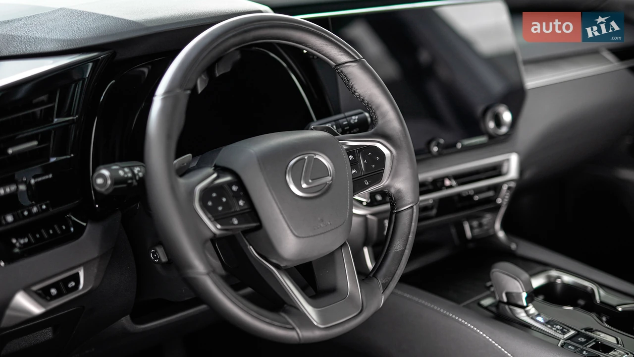 Lexus-13