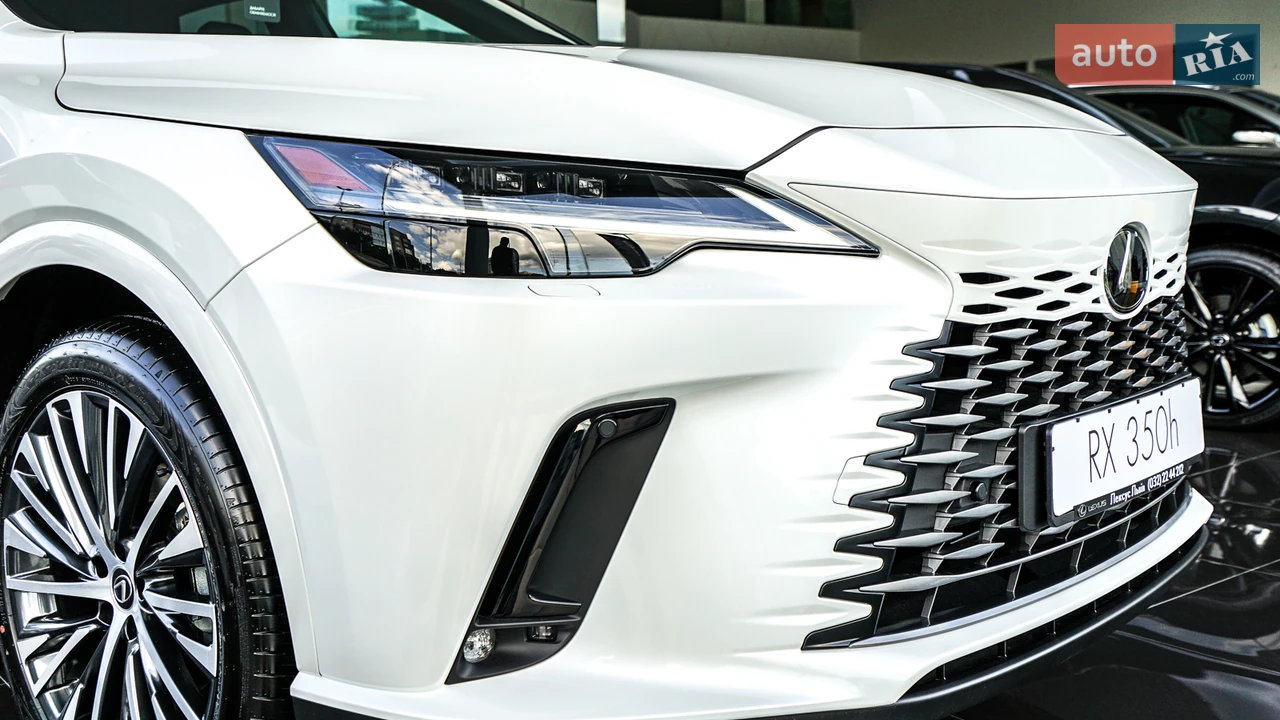 Lexus-5