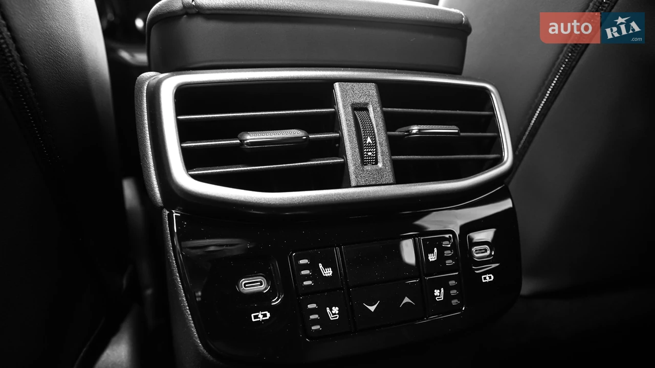 Lexus-15
