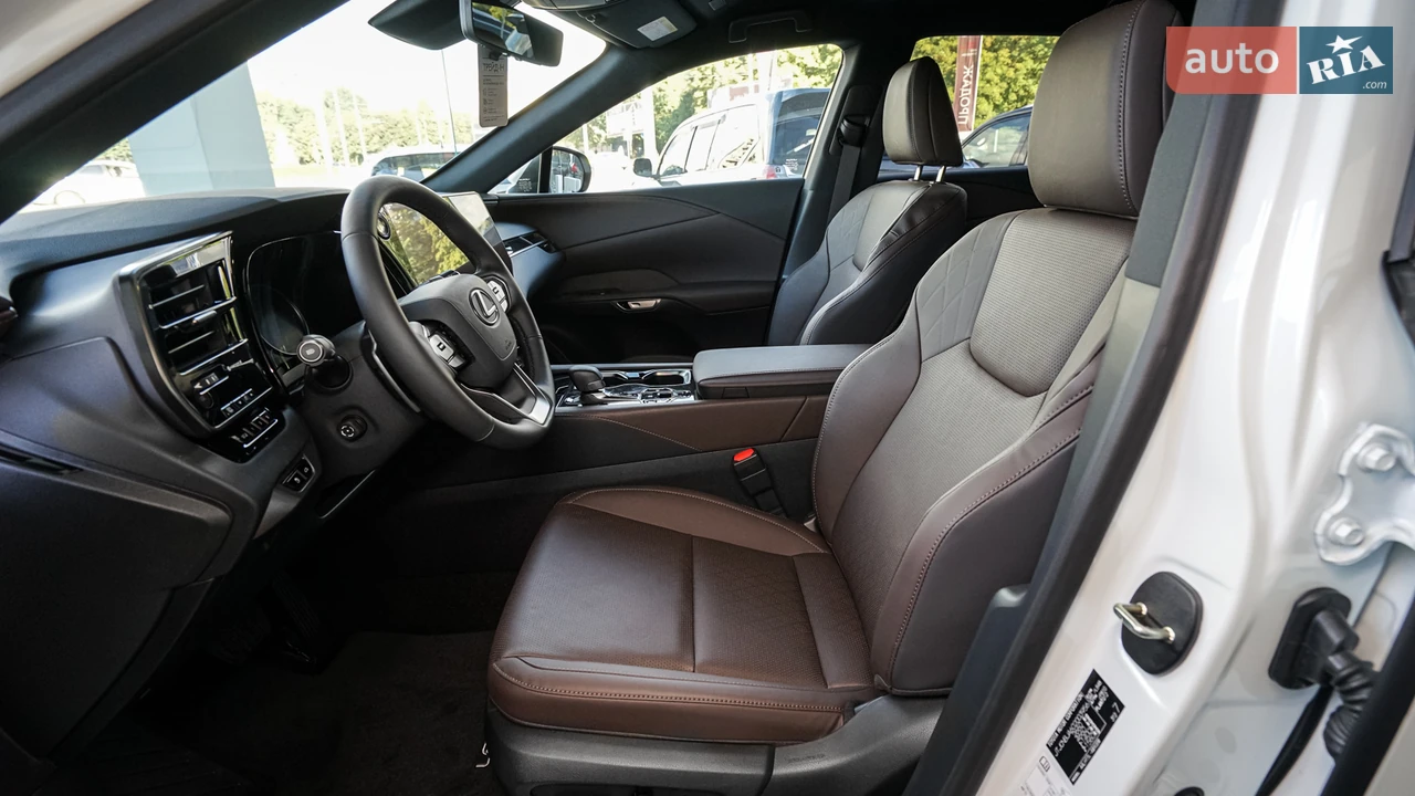 Lexus-12