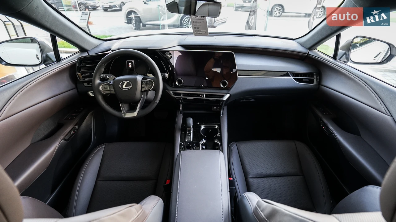 Lexus-18