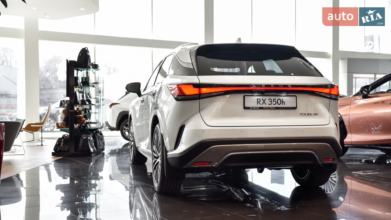 Lexus-4