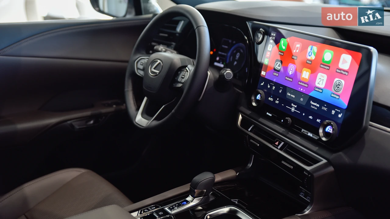 Lexus-5