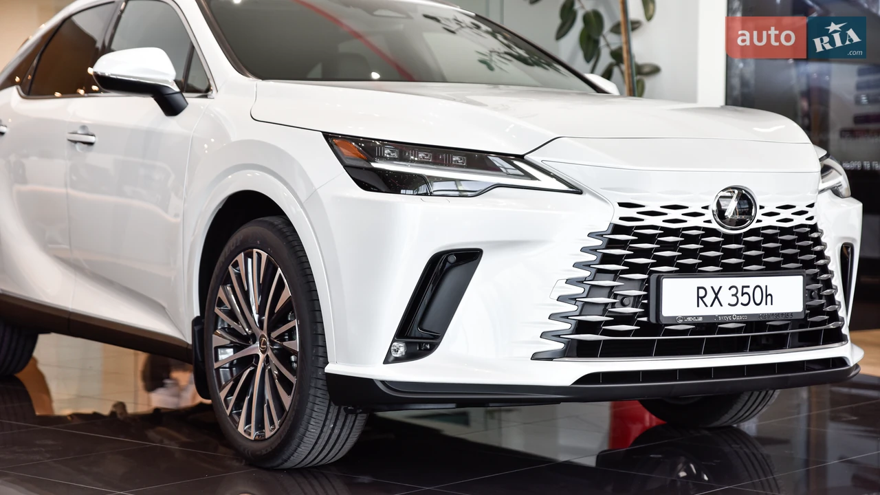Lexus-8