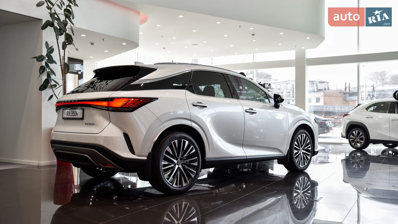 Lexus-9