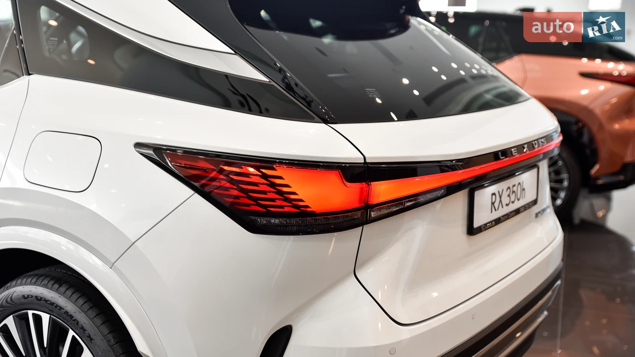 Lexus-11