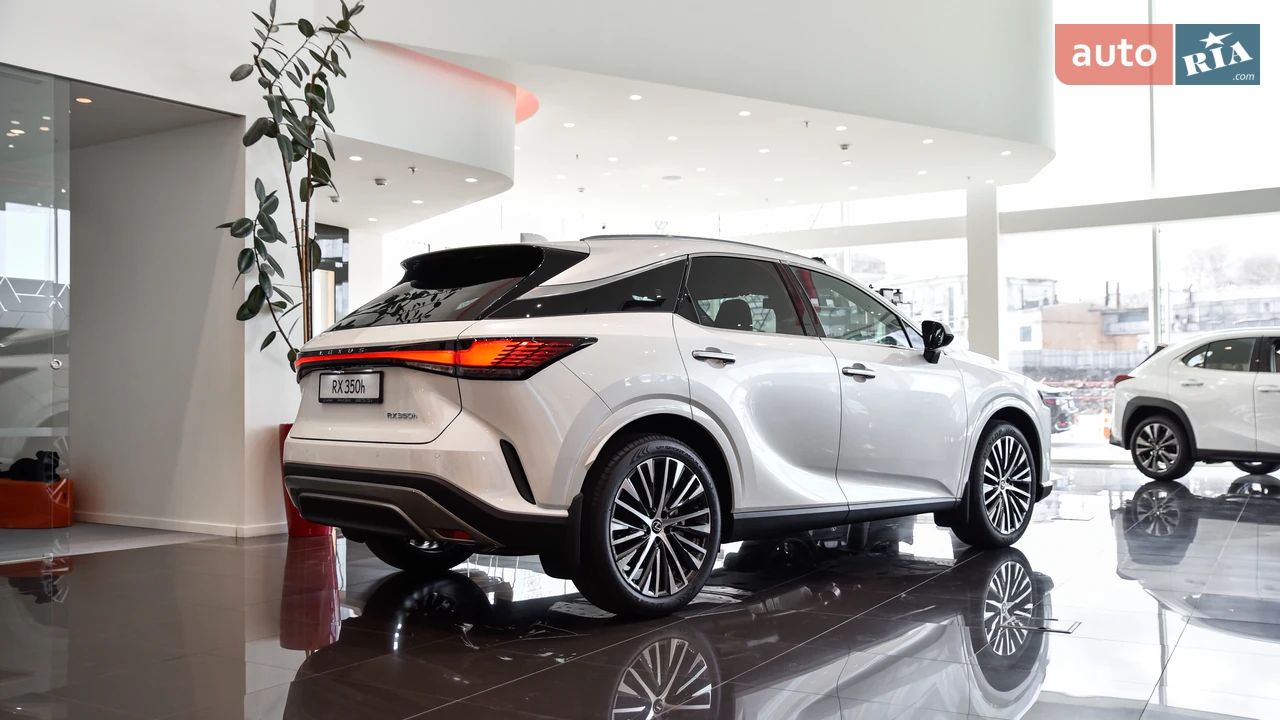 Lexus-18