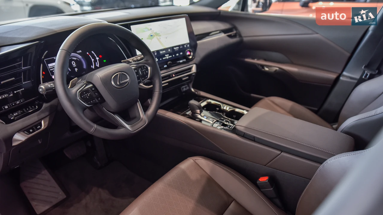 Lexus-15