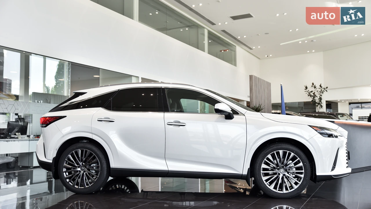 Lexus-4