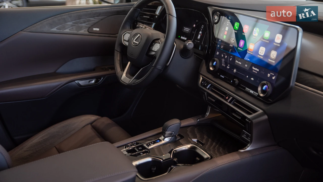Lexus-5
