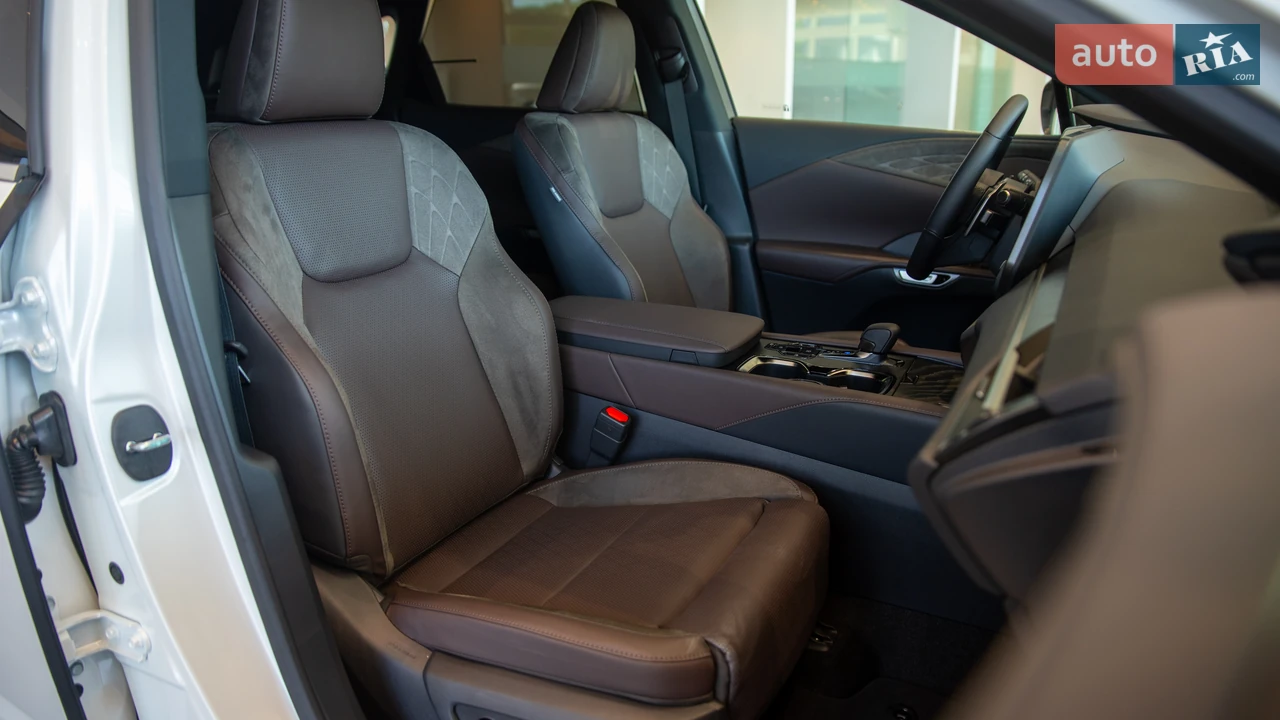 Lexus-6