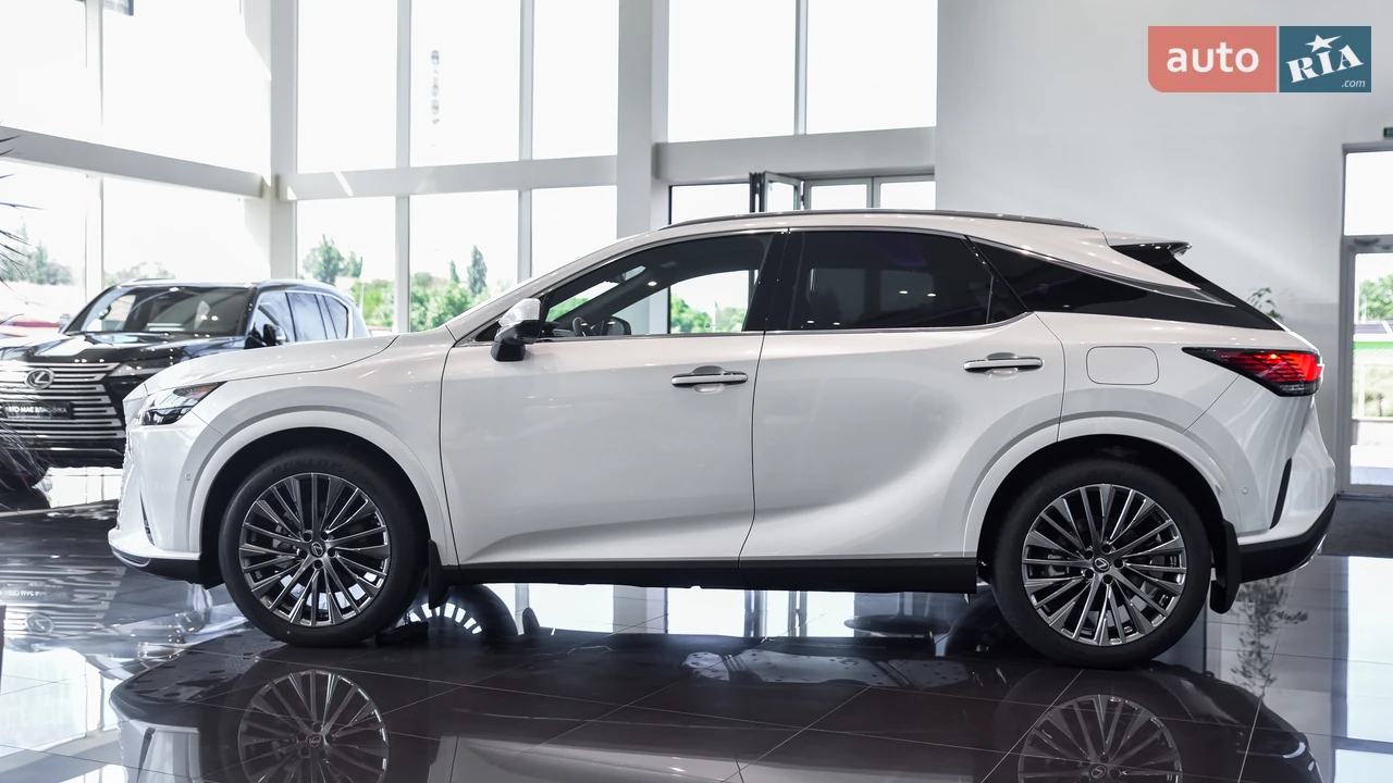 Lexus-8