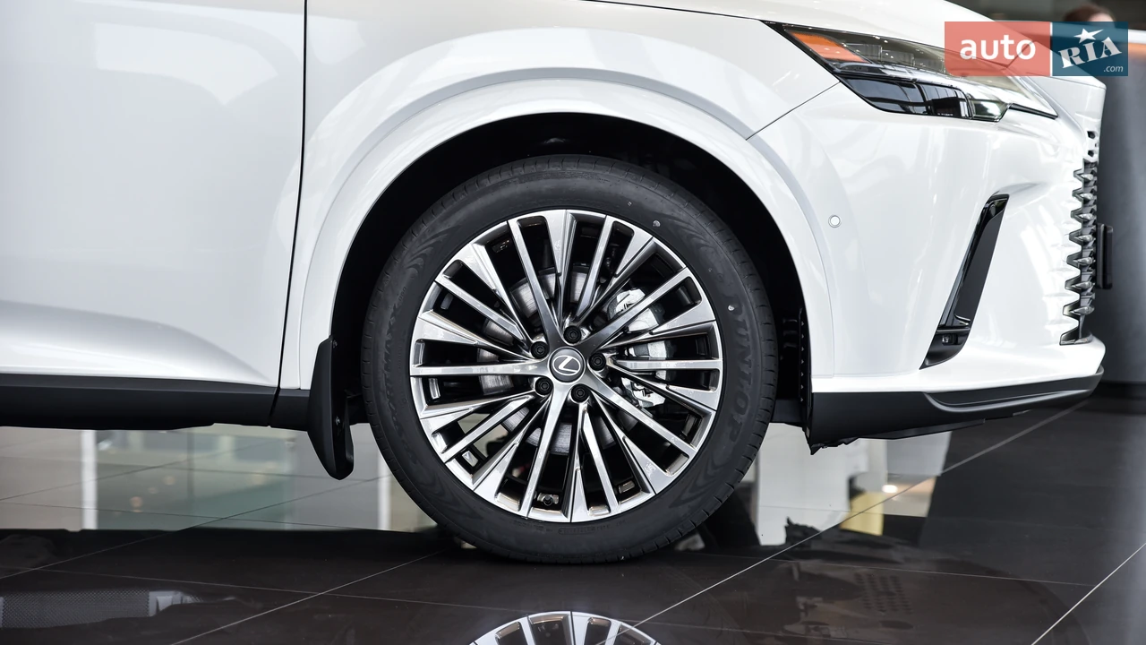Lexus-11