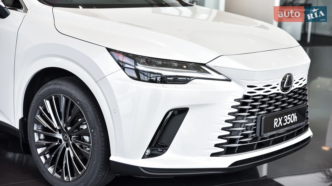 Lexus-12