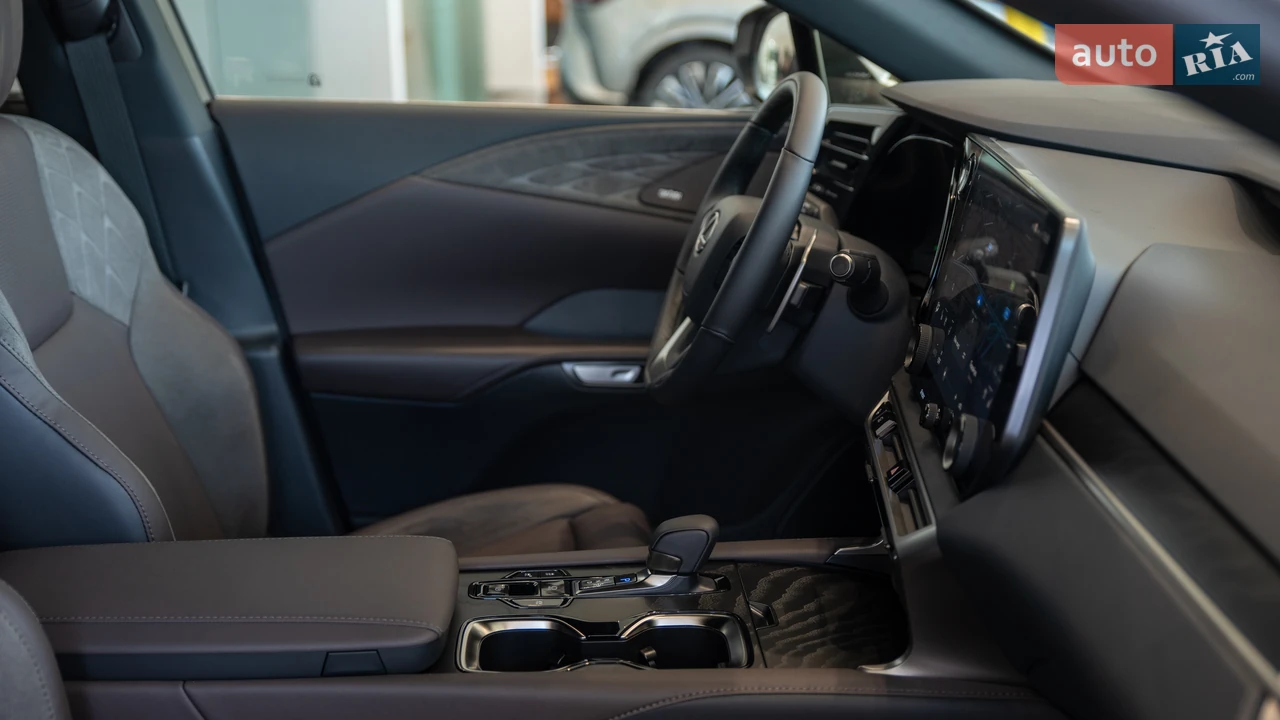 Lexus-18
