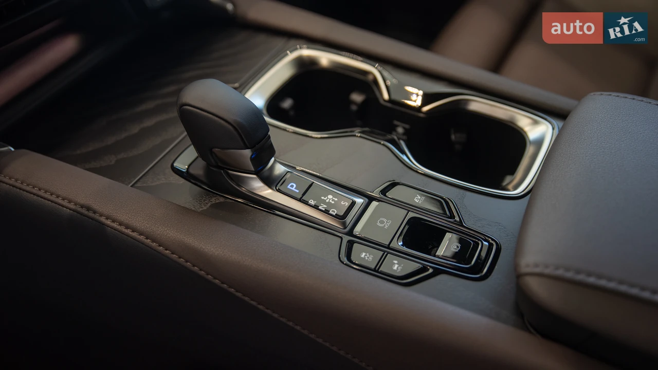 Lexus-10