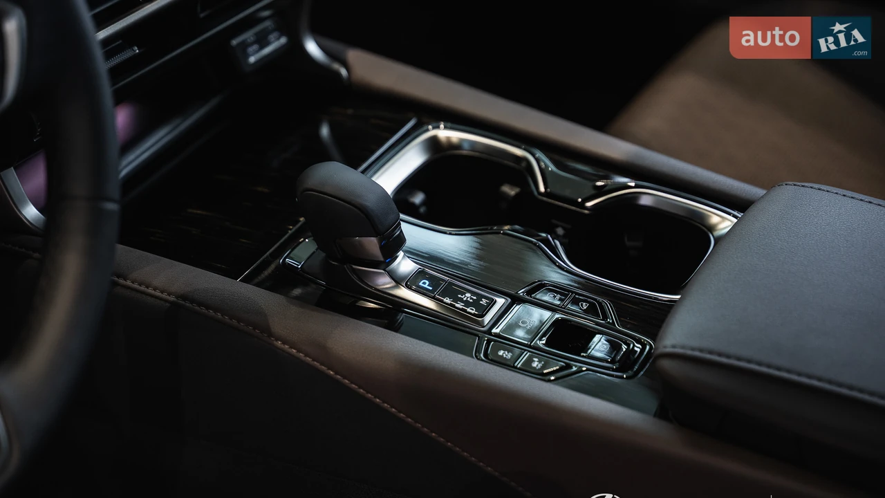 Lexus-9