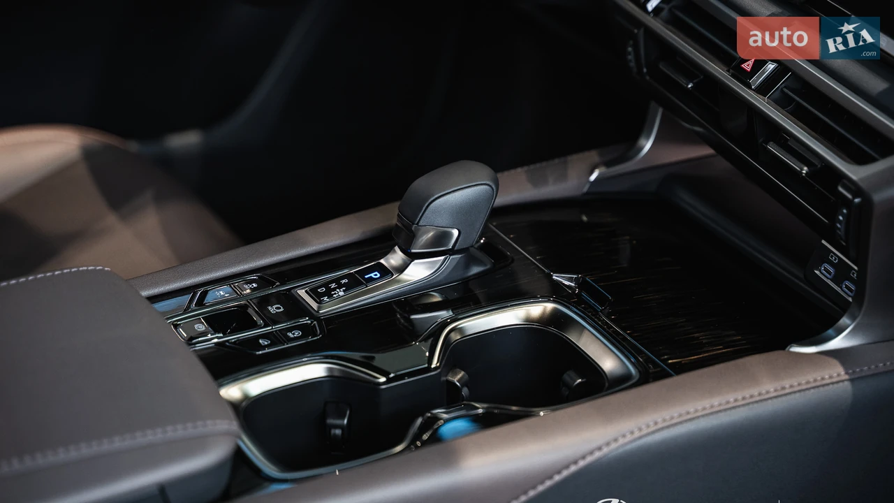 Lexus-8