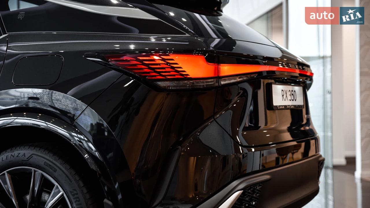 Lexus-4