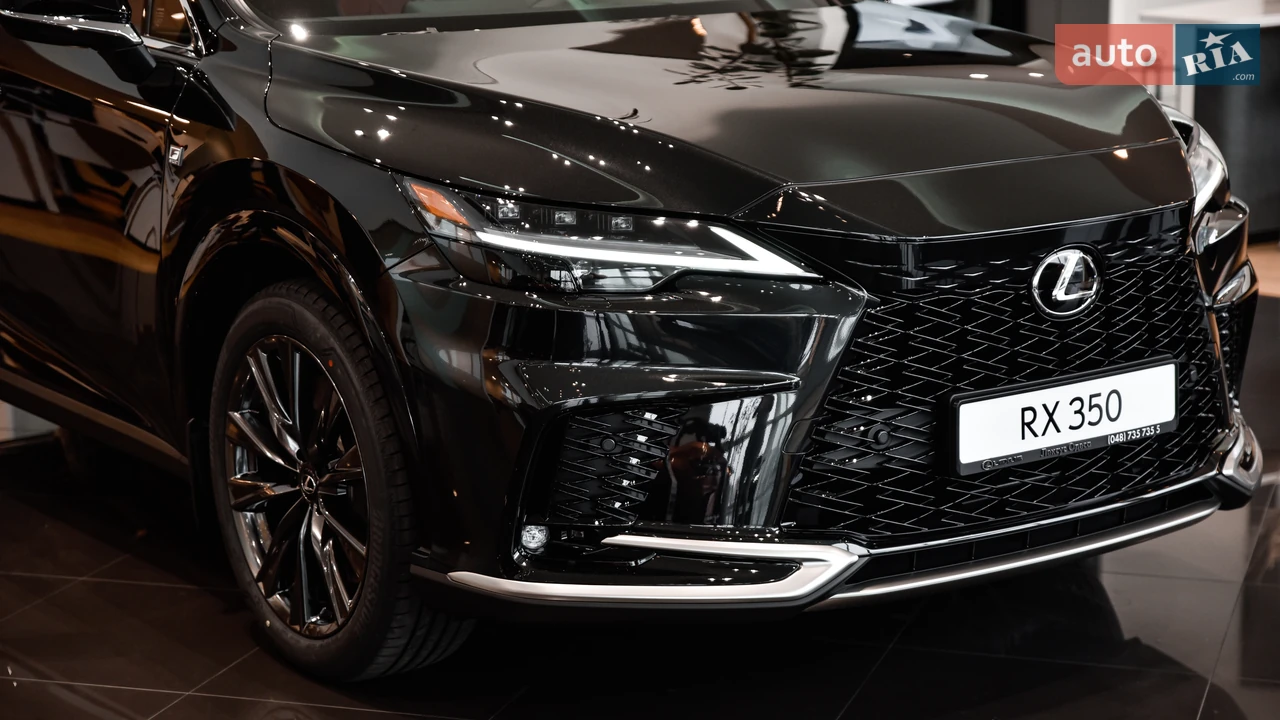 Lexus-8