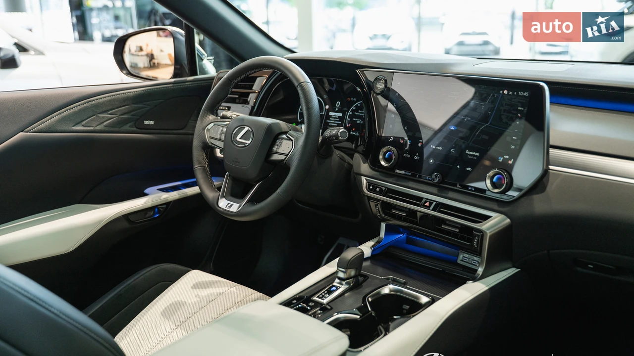 Lexus-8