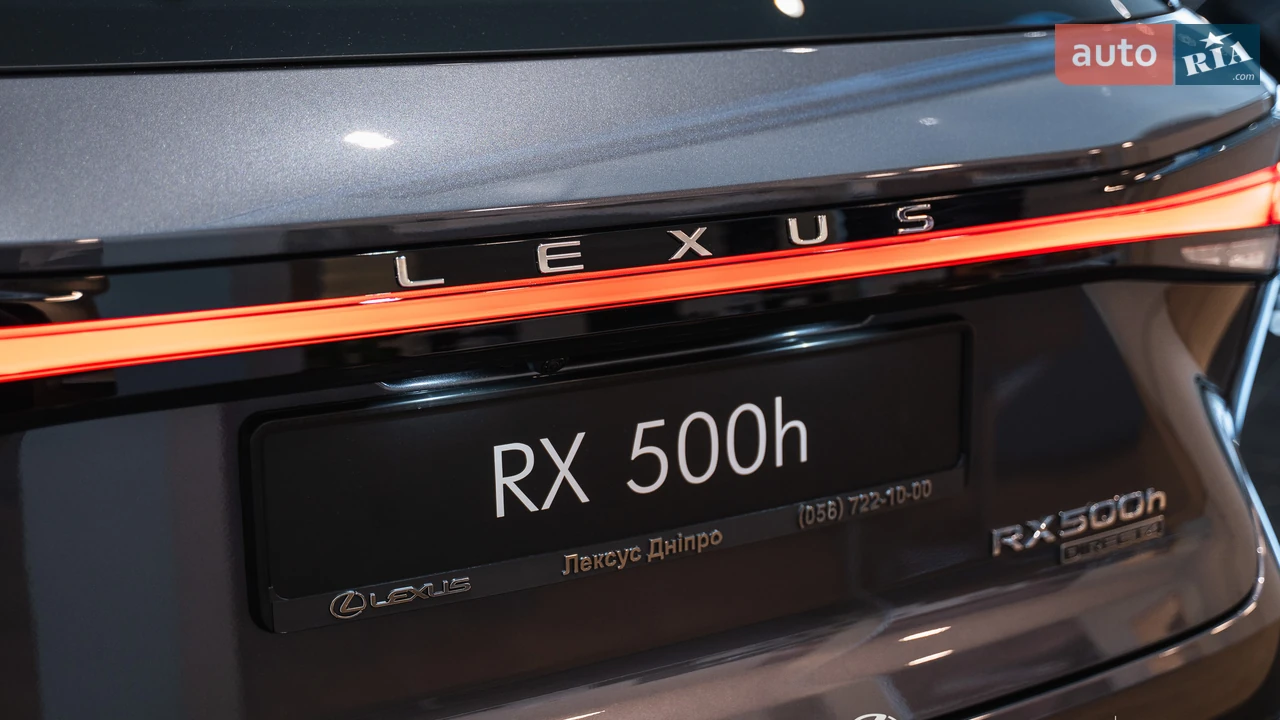 Lexus-10