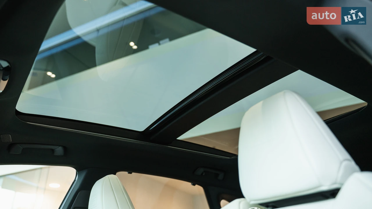 Lexus-16