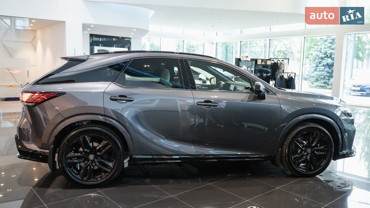Lexus-4