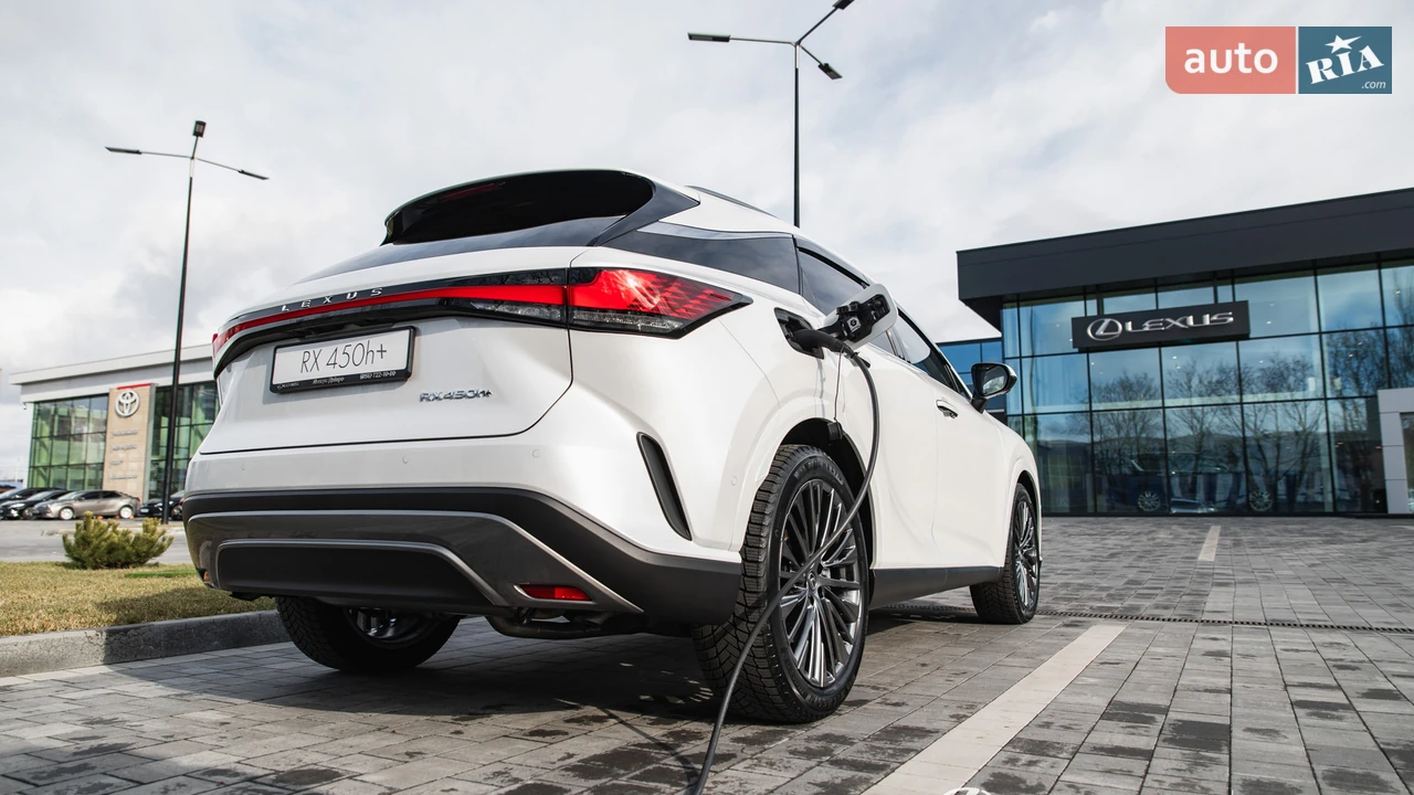 Lexus-5