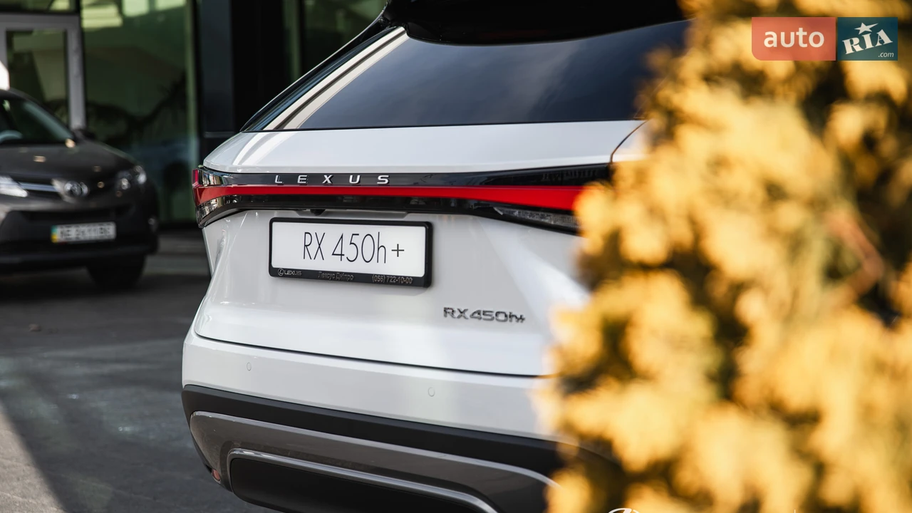 Lexus-10