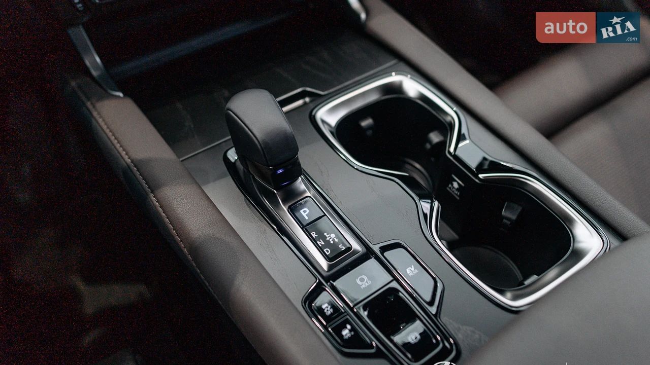 Lexus-13