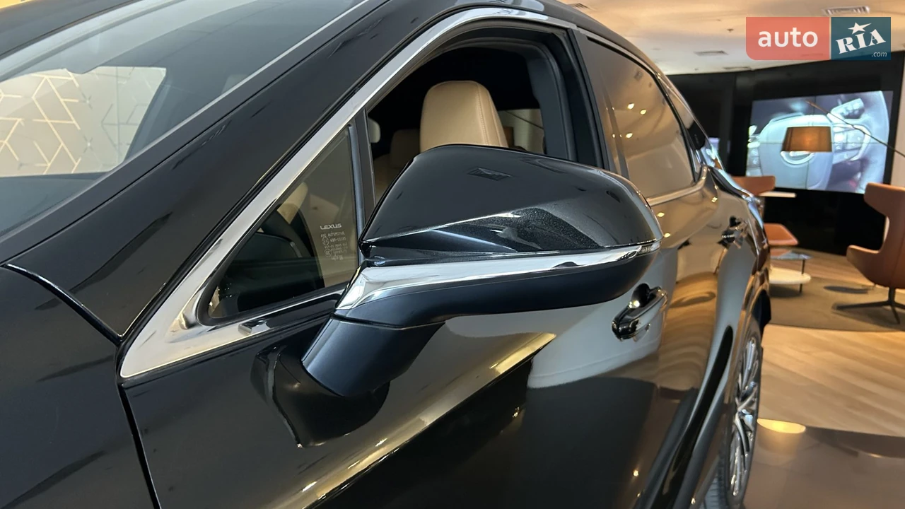 Lexus-3