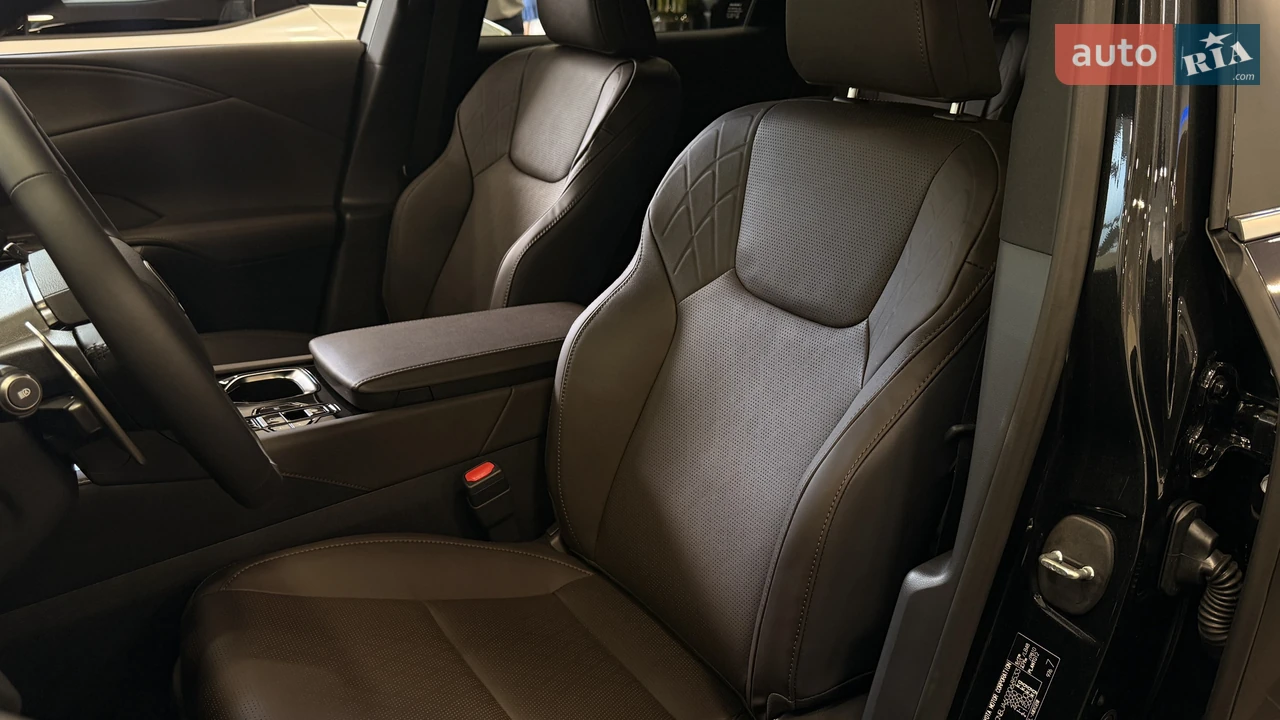 Lexus-26