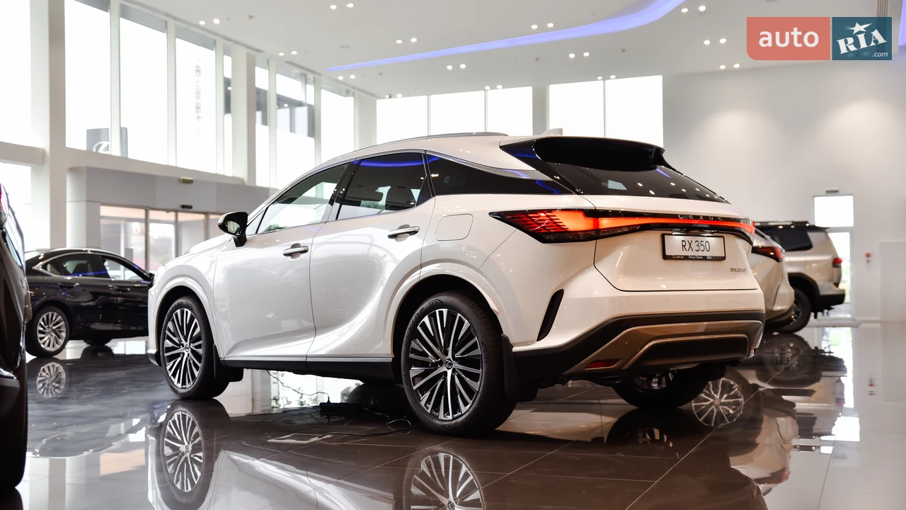 Lexus-3